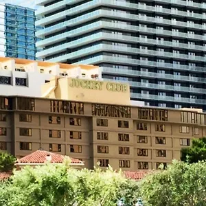Aparthotel Getaways At The Jockey Club
